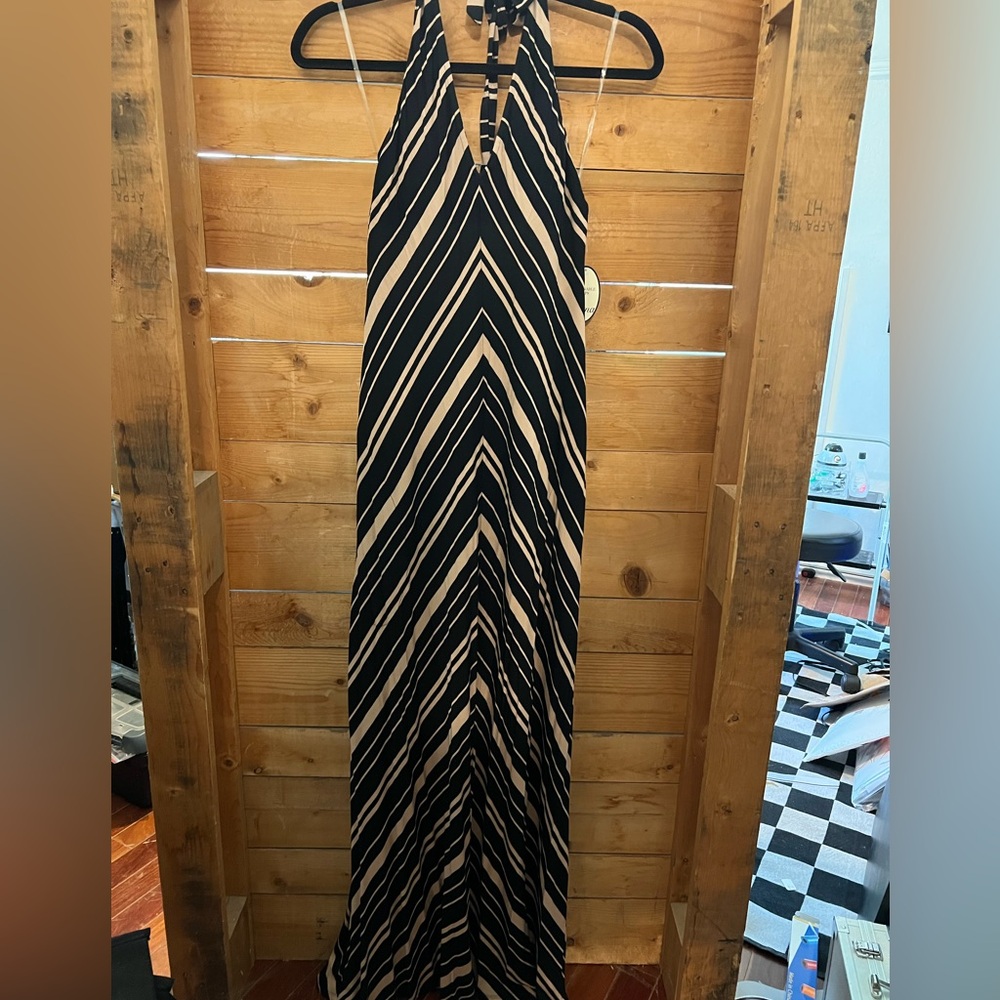 NWT Halter Maxi Dress Removable Pads